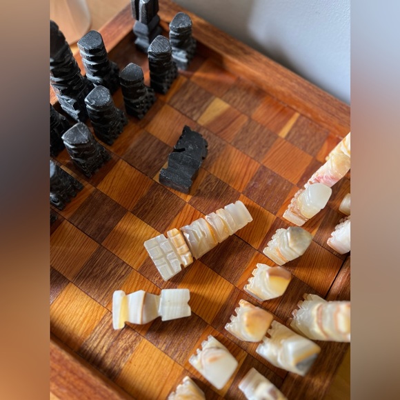 stunning vintage stone chess set and solid wood chess board - Picture 1 of 11